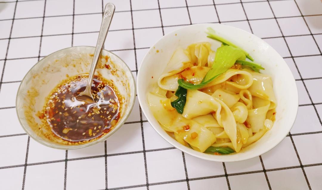 油泼扯面这样做最方便