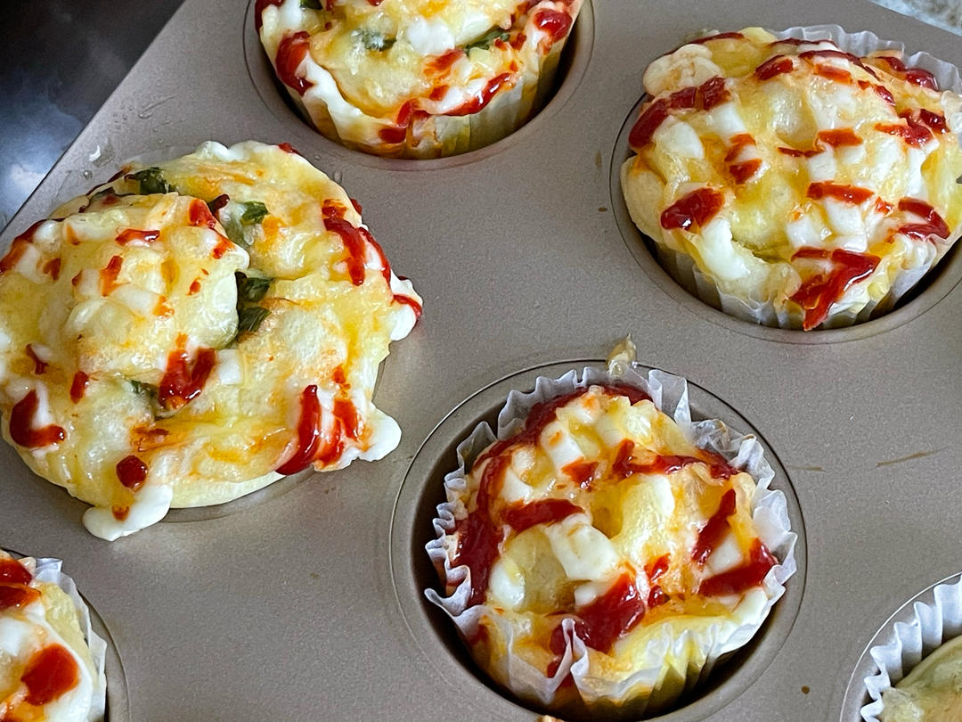 沙拉肉松面包🧀🍅🥗