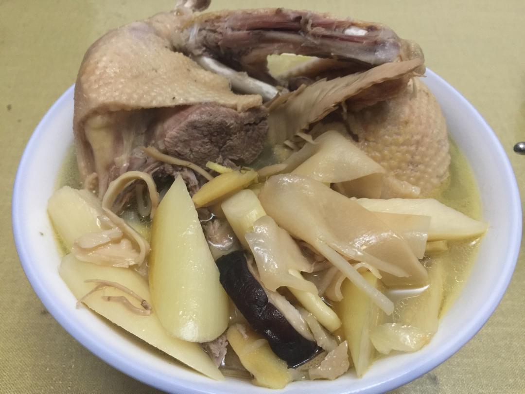 竹笋鸭煲