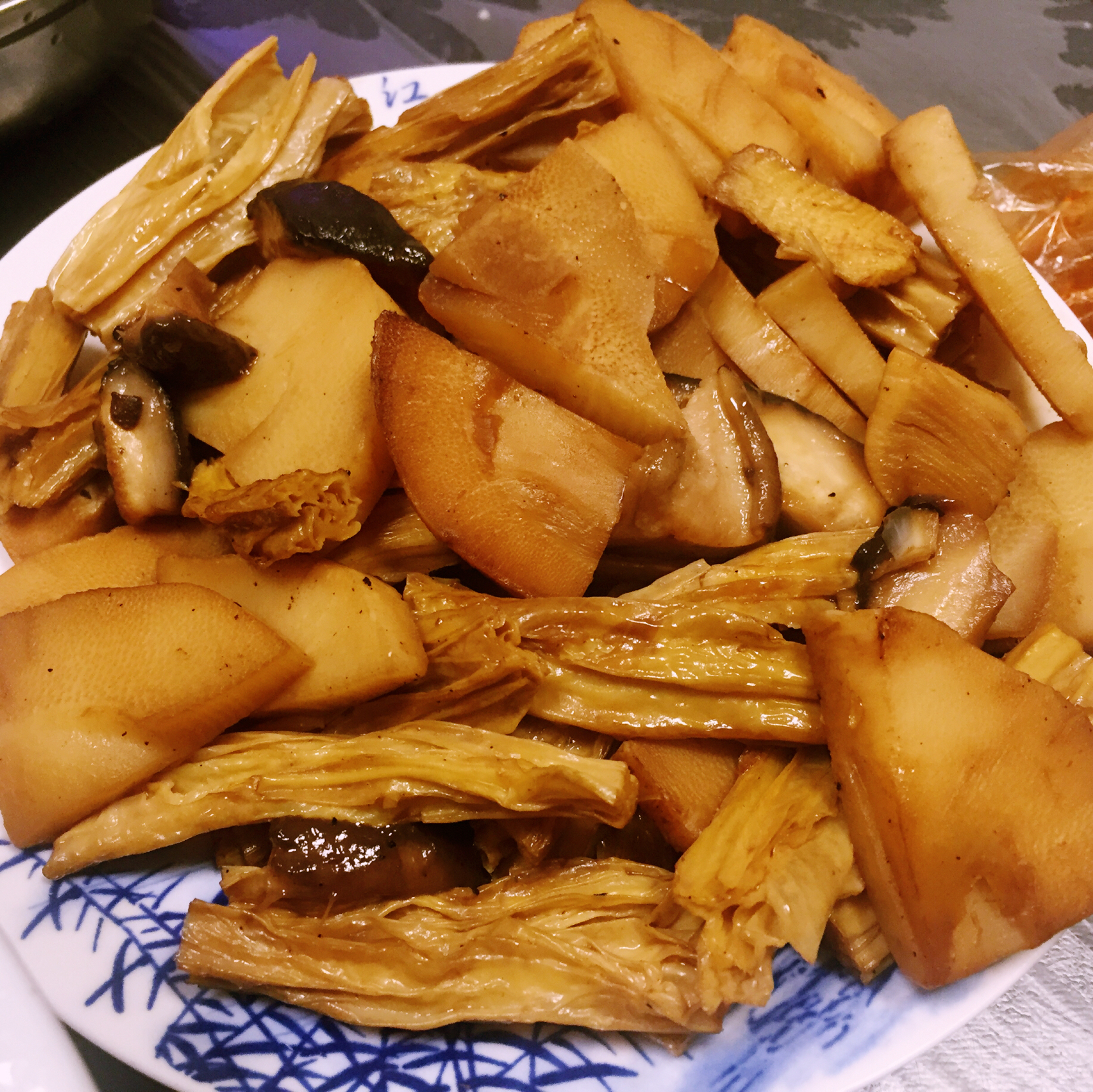 冬笋香菇炒腐竹