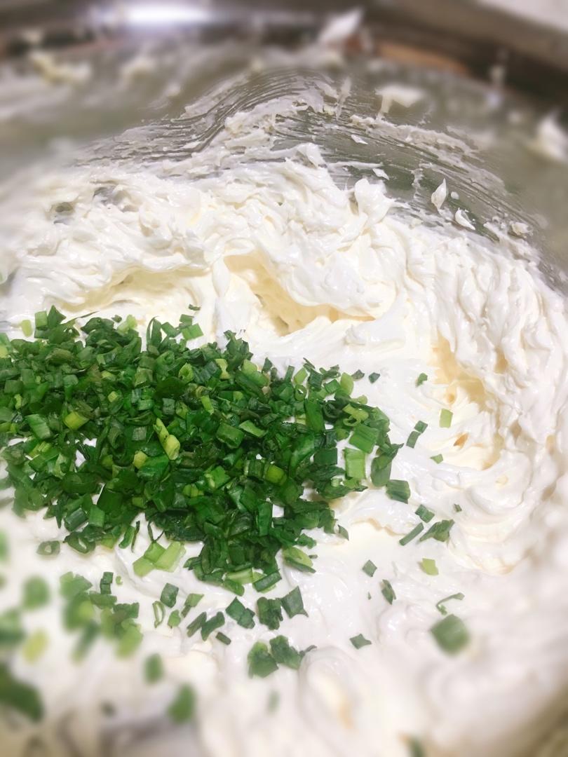 葱香曲奇饼干，加点水很好挤，适合新手