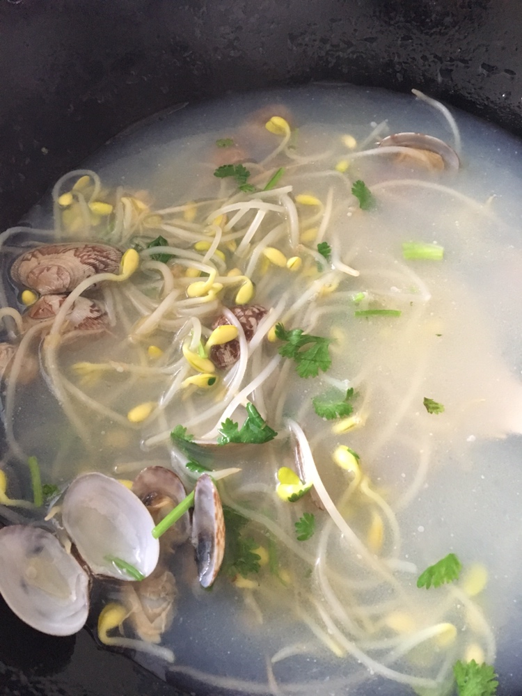 黄豆芽蛤蜊汤的做法