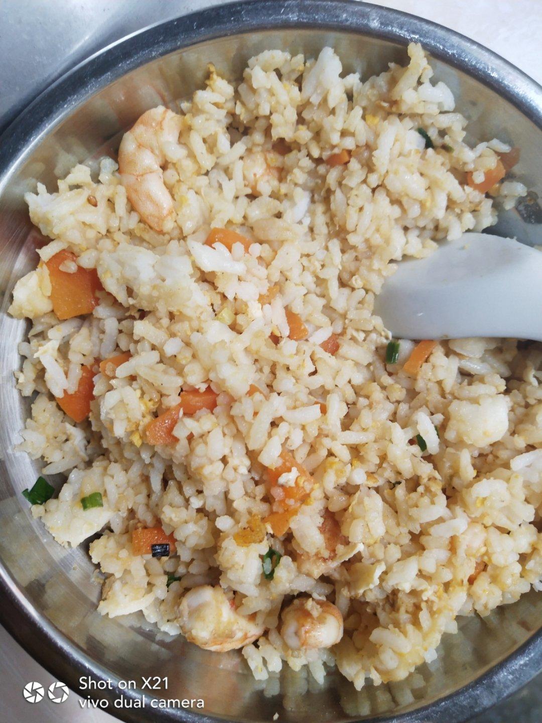 虾仁鸡蛋炒饭