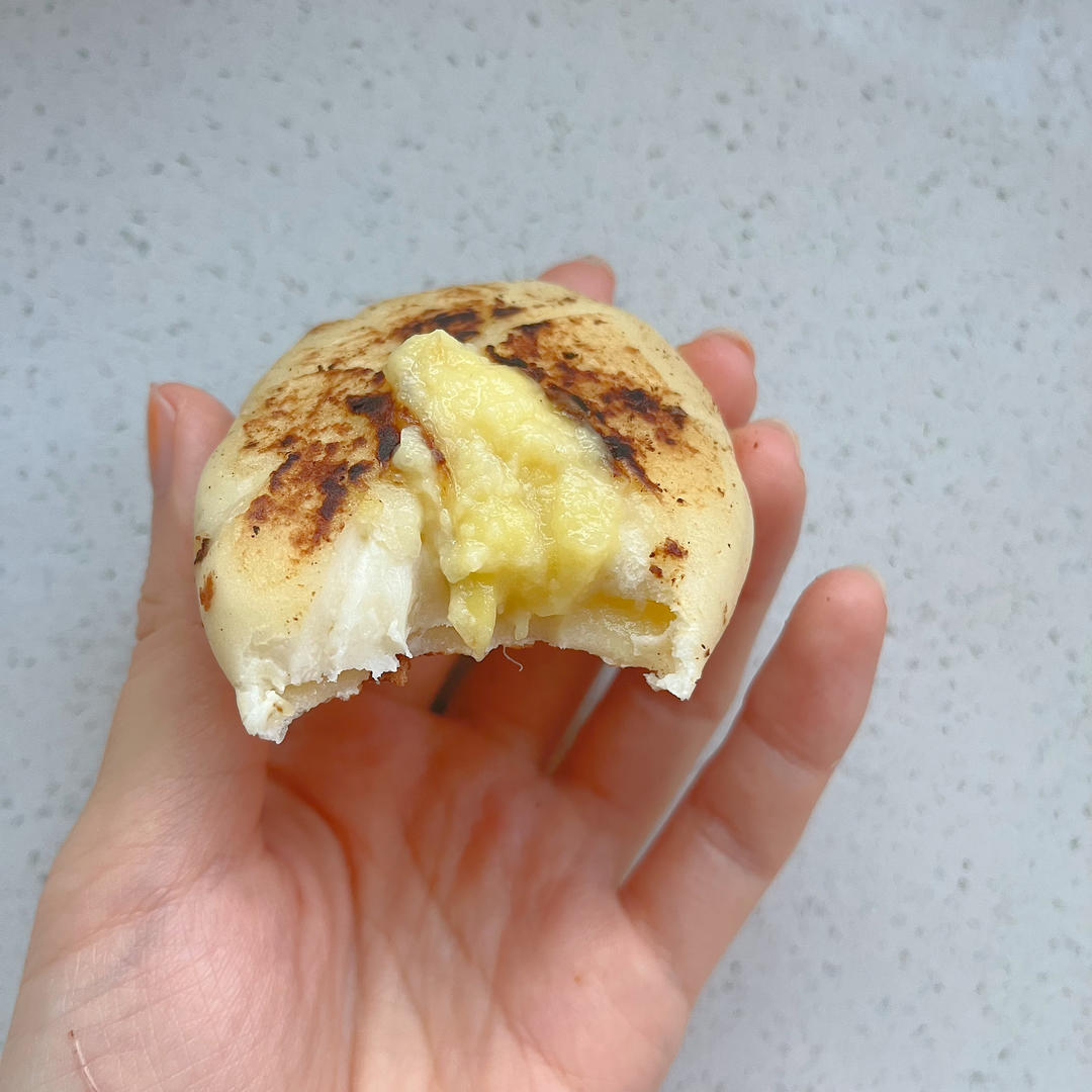 拉丝榴莲饼