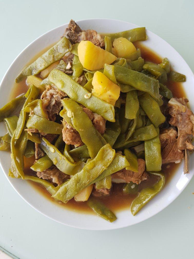 邹小福做的红烧排骨炖豆角土豆