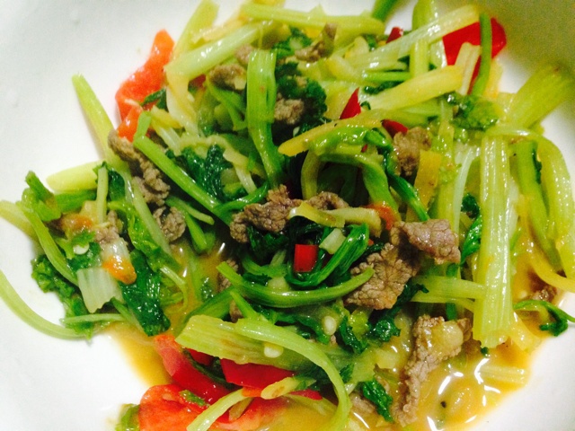 泡椒芹菜牛肉丝