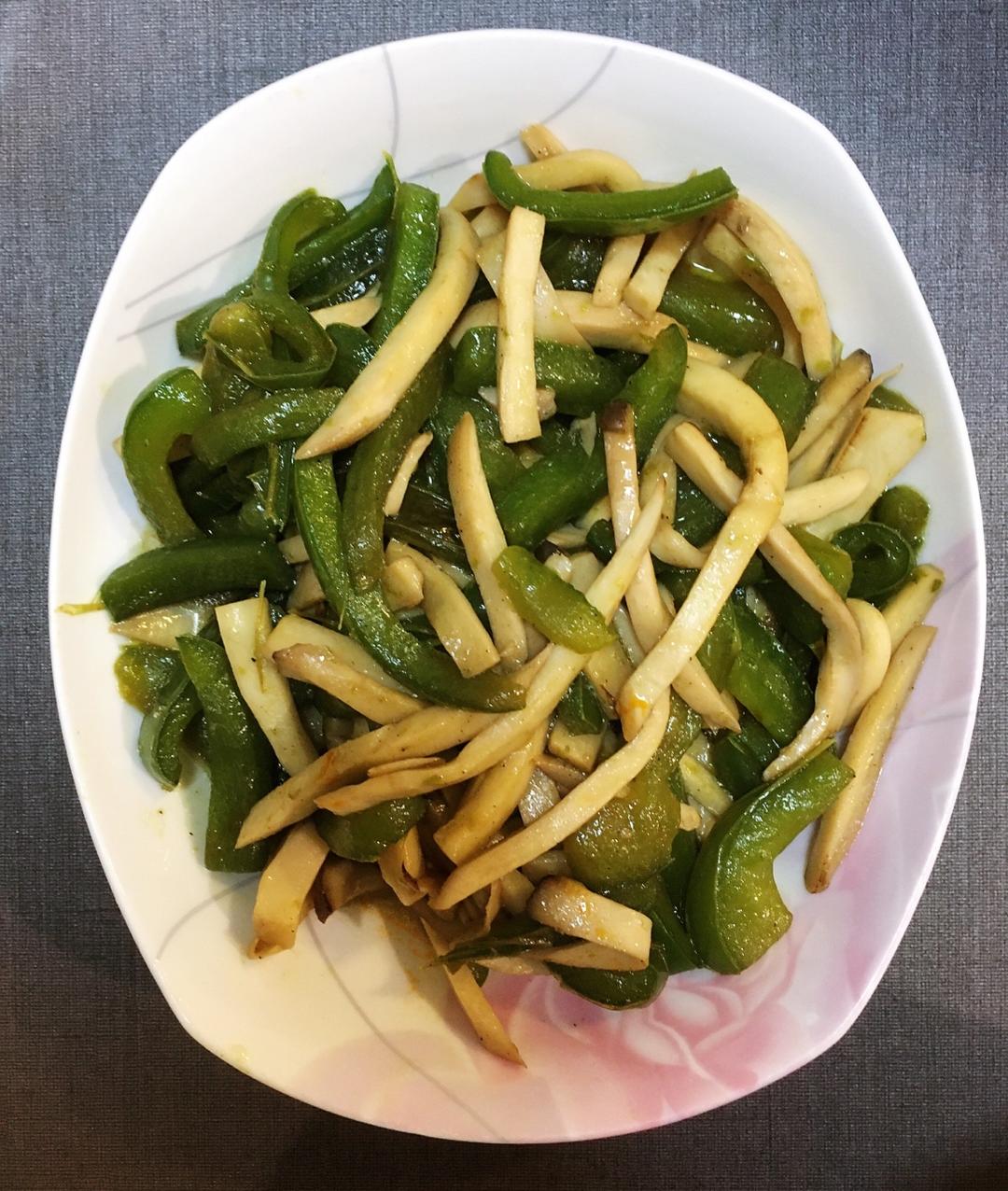 青椒素炒杏鲍菇