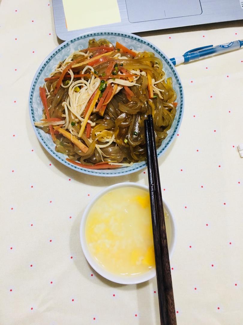 麻酱流汁宽粉