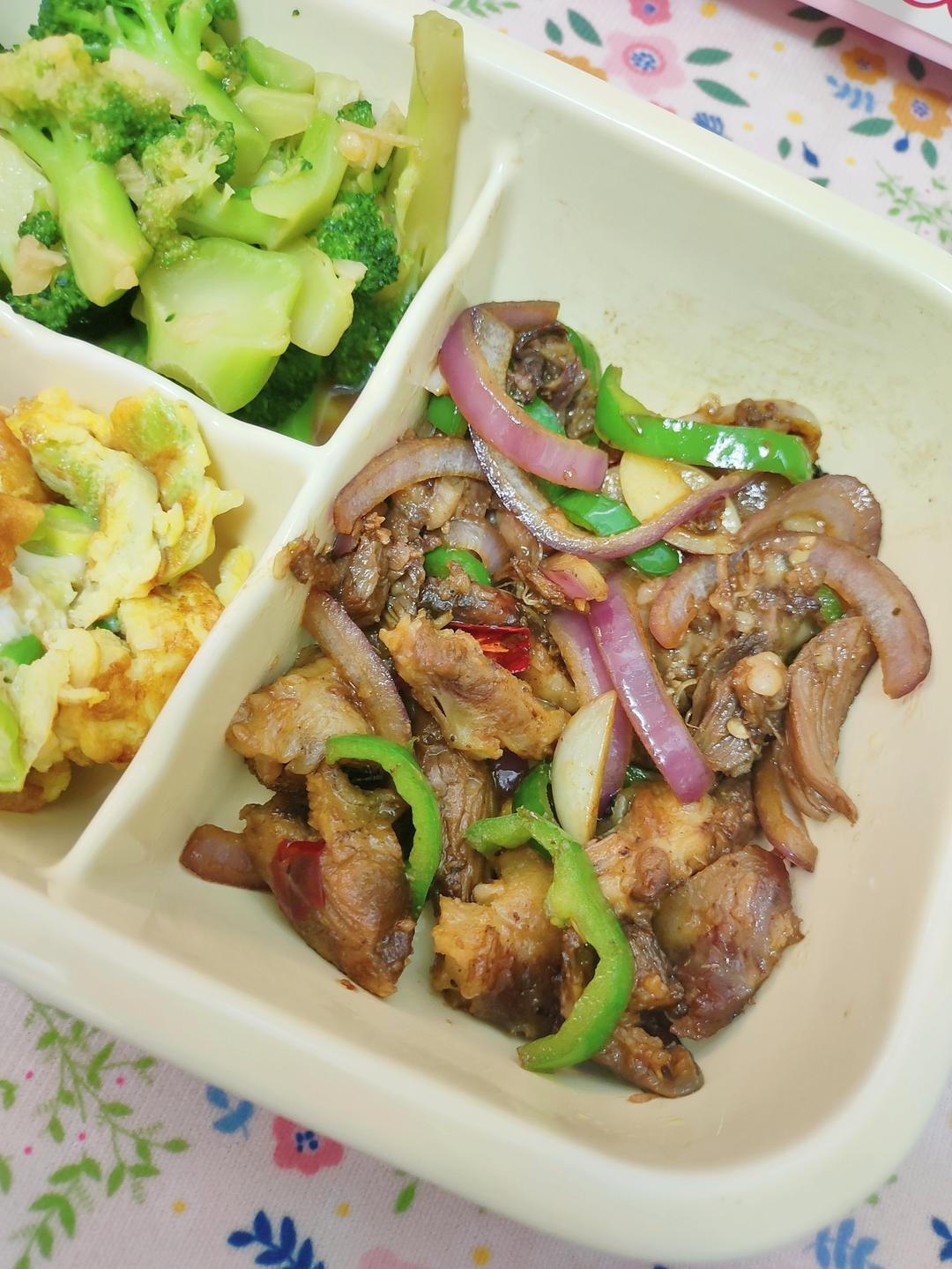 青椒炒卤猪头肉