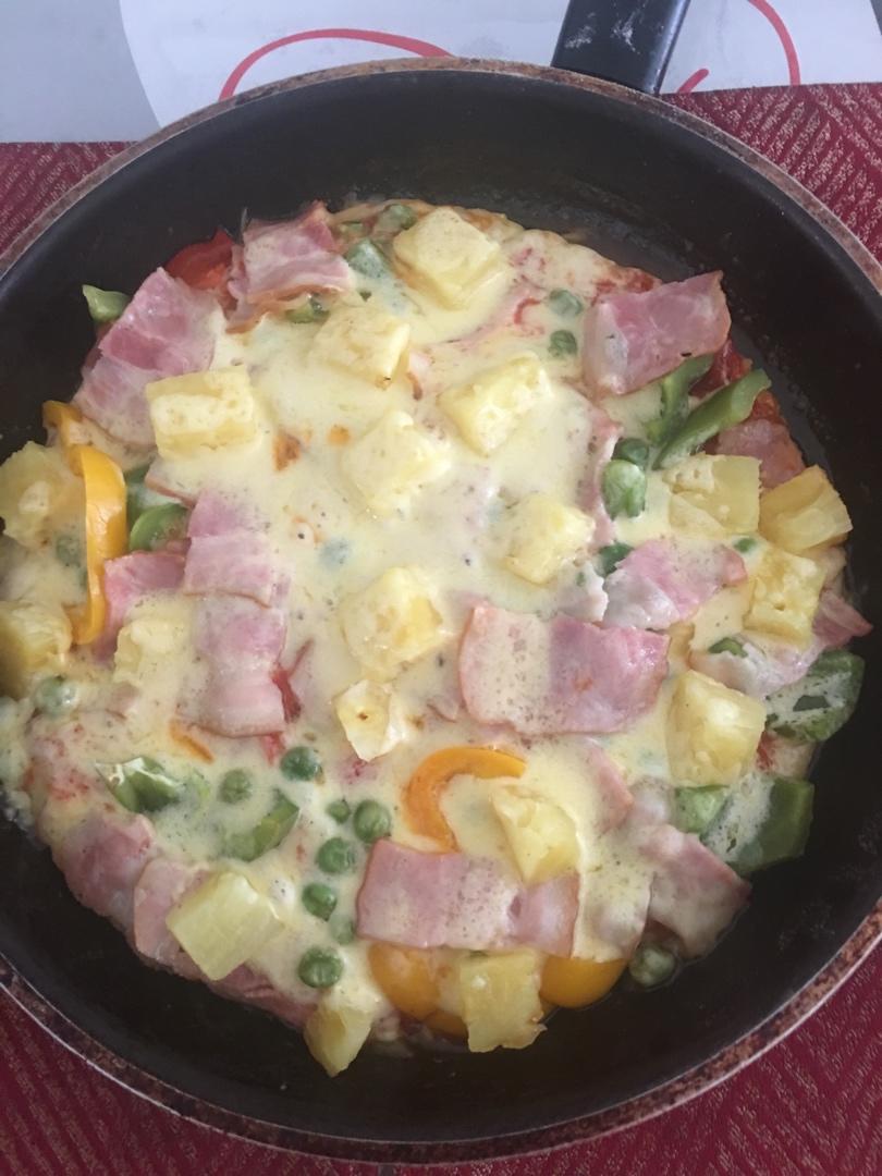 不用烤箱也能做披萨～海陆空四拼平底锅披萨