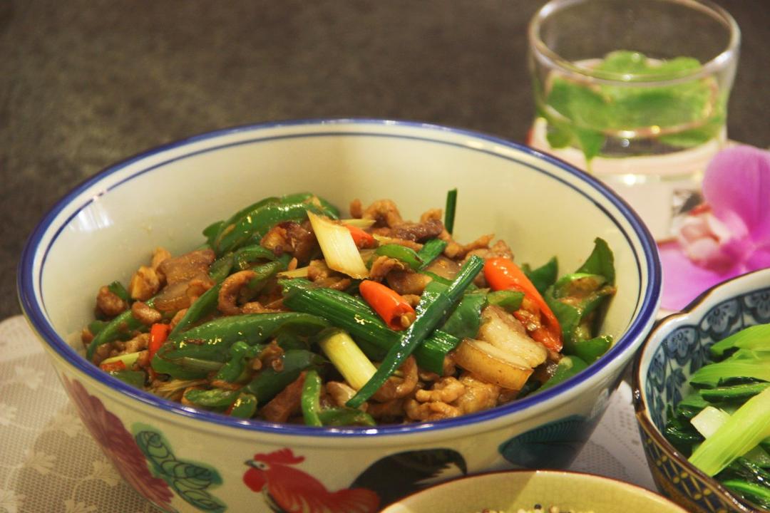 厨师长教你：“小炒肉”的家常做法，家常味很浓郁，先收藏起来