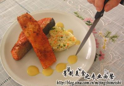 三文鱼配荷兰汁和寿司饭的做法