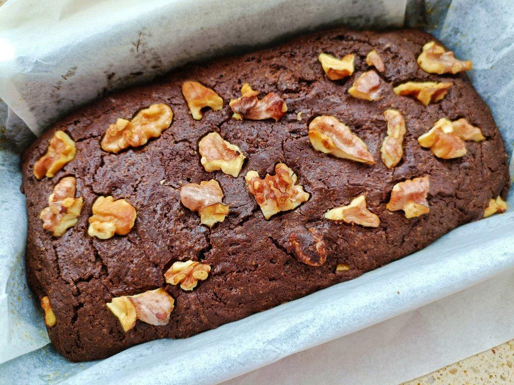 香味浓郁的巧克力布朗尼蛋糕