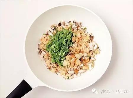 八爪鱼炒饭的做法 步骤6