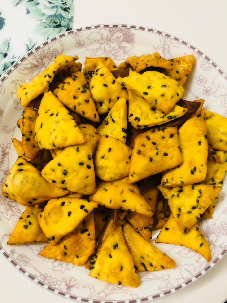 咸黑芝麻脆片--油炸快手零食