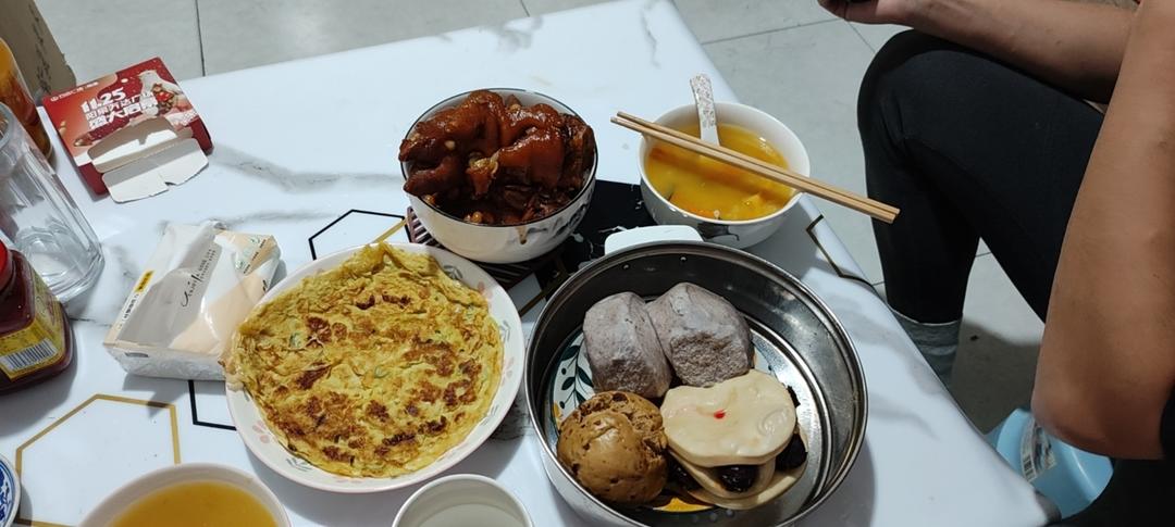电饭锅黄豆炖猪蹄