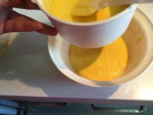 柠檬轻乳酪蛋糕 奥利奥底&草莓装饰的做法 步骤7