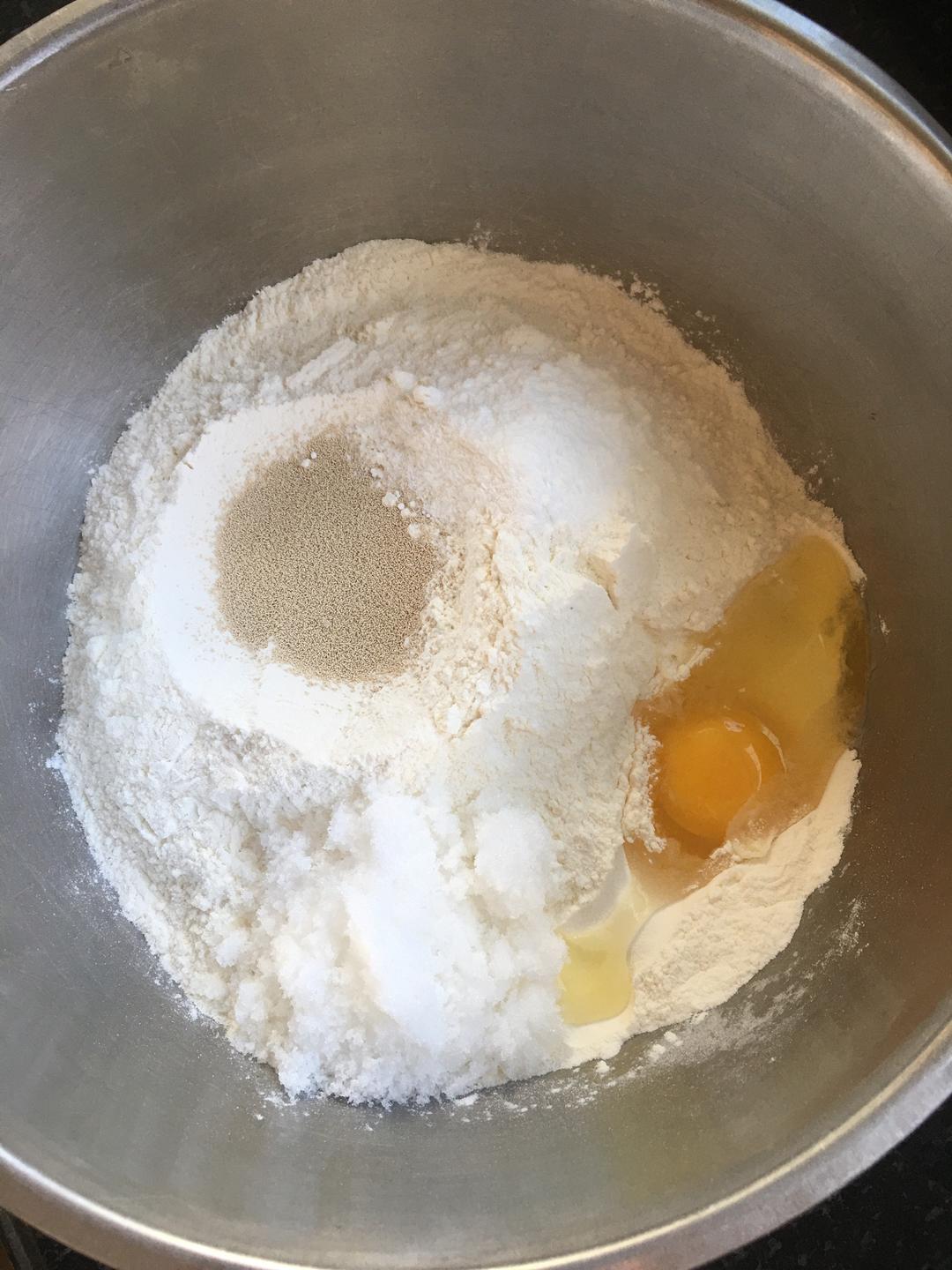 纯奶手撕吐司的做法 步骤1