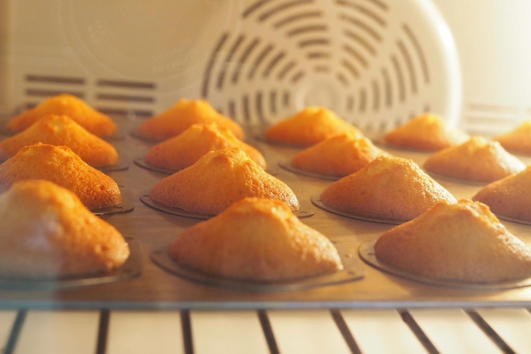 红茶柠香玛德琳