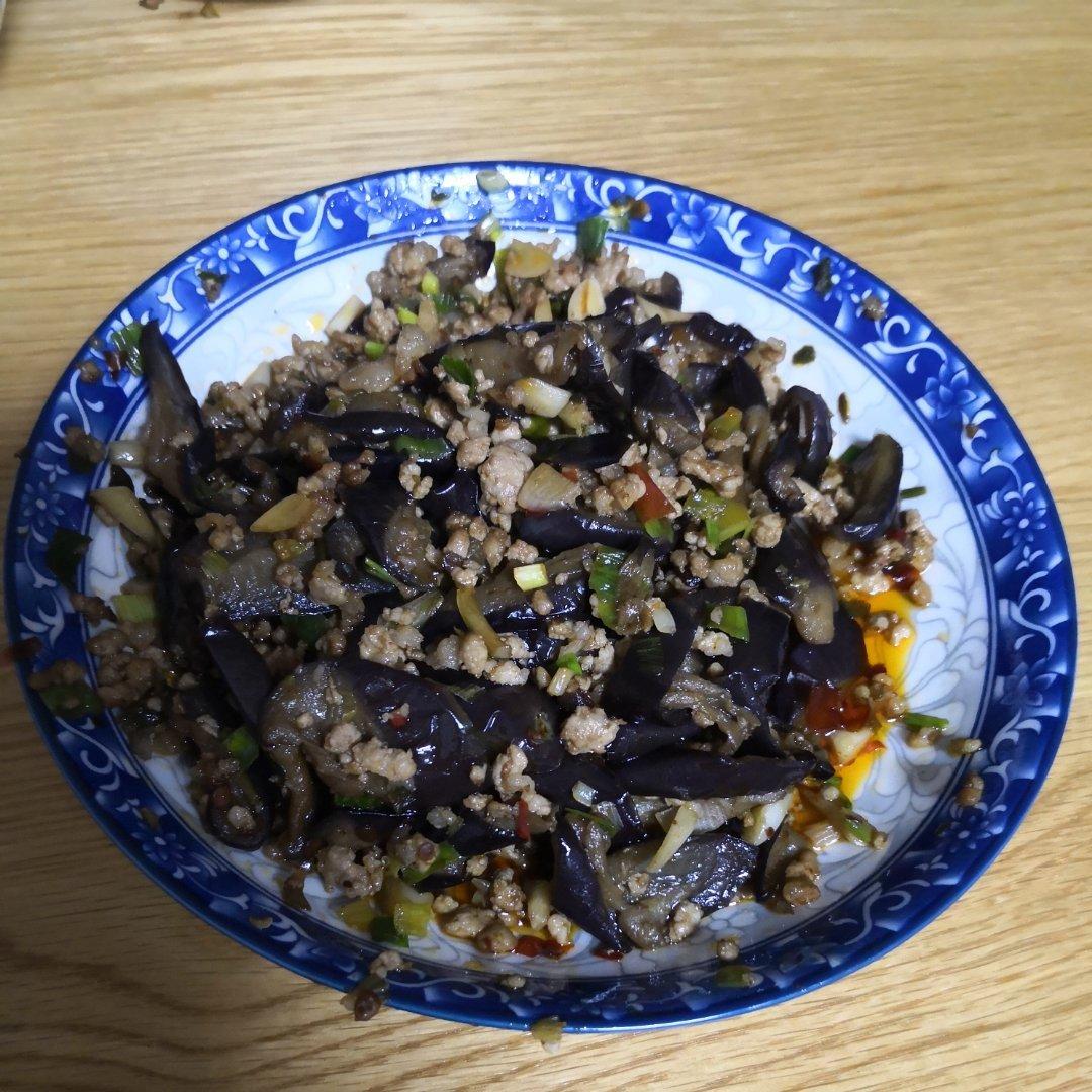 鱼香茄子是如此勾人，以至于连体重都不顾了！