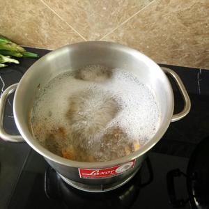 苦瓜肉圆海鲜汤的做法 步骤1