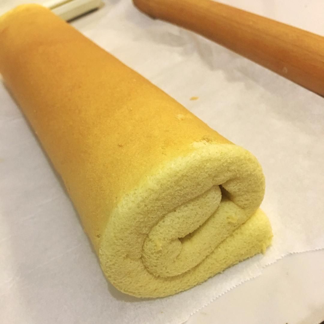 《Tinrry下午茶》教你做基础原味蛋糕卷