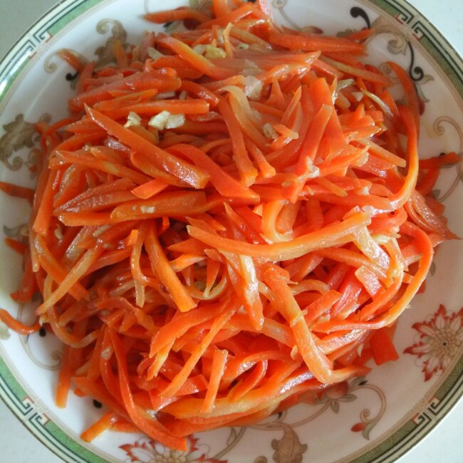 粉蒸胡萝卜丝
