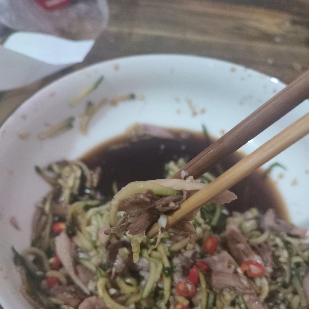 柠檬手撕鸡