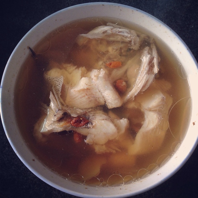 百合枸杞菊花鲈鱼汤