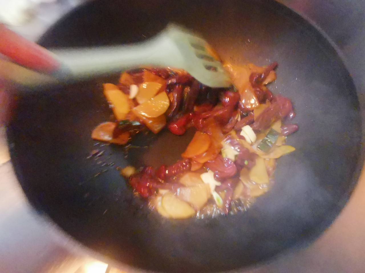 经典东北农家菜～红蘑土豆片的做法 步骤5
