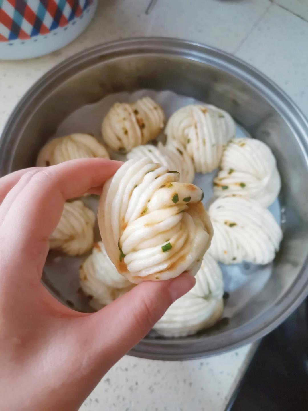 葱油花卷，一根筷子卷出漂亮的造型