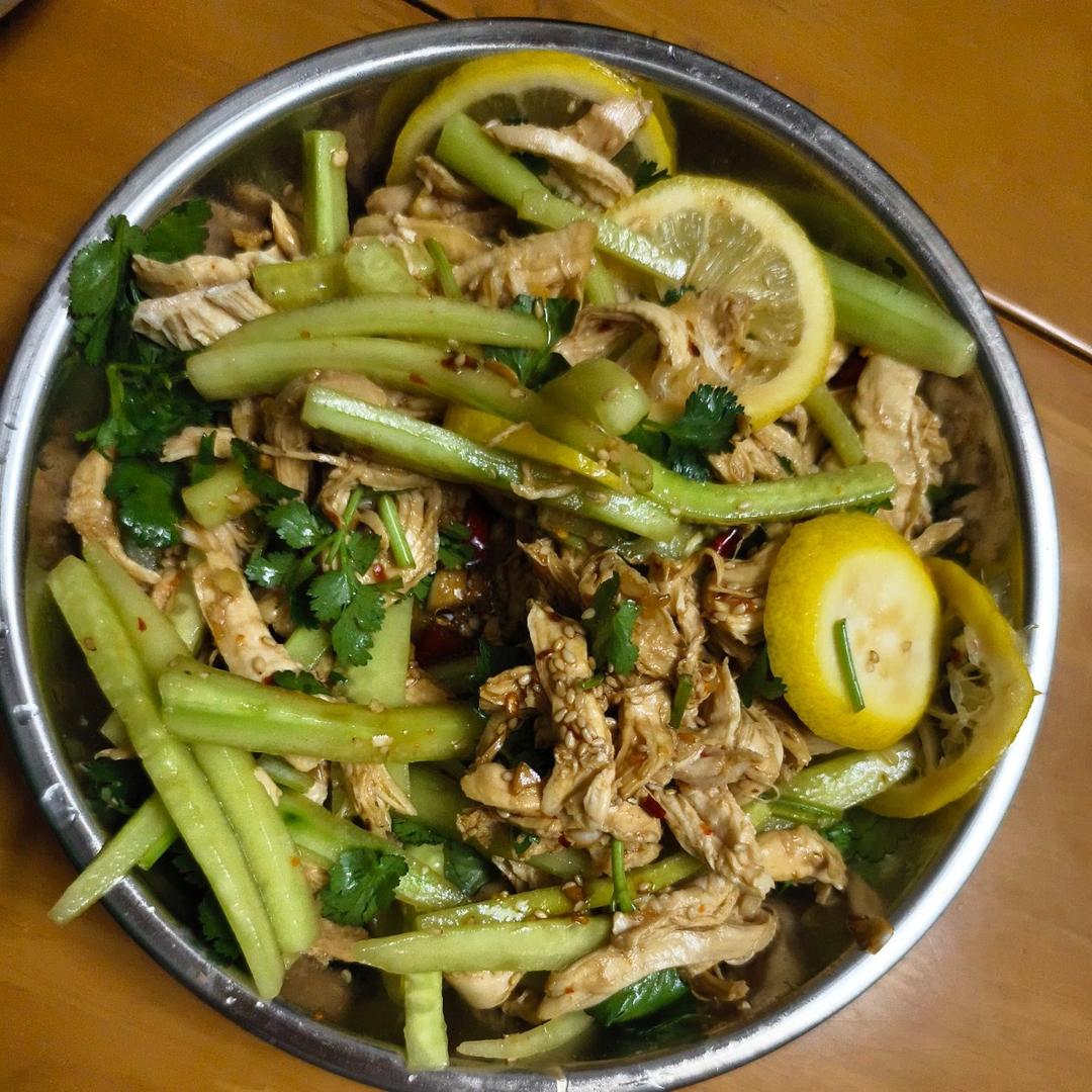 酸辣开胃柠檬手撕鸡丝，春夏开胃凉拌菜！