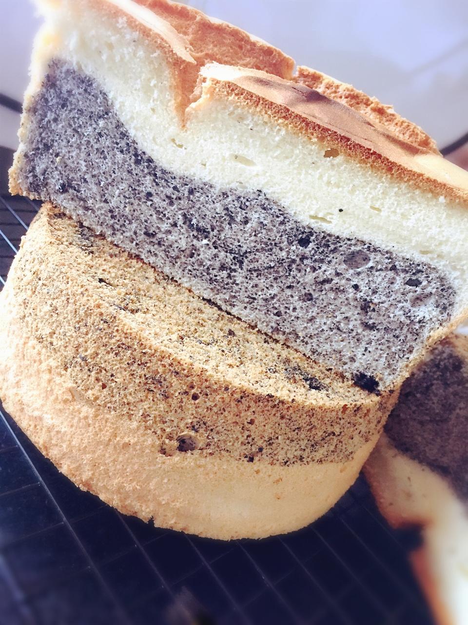 陪读生做的黑白配芝麻酱戚风蛋糕