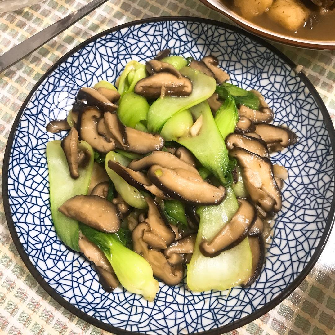 老丁的私房菜-香菇炒油菜