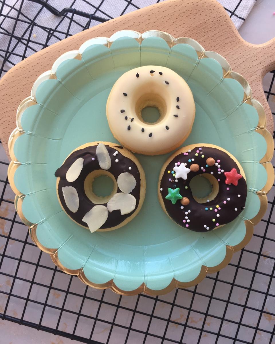 松软可口甜甜圈