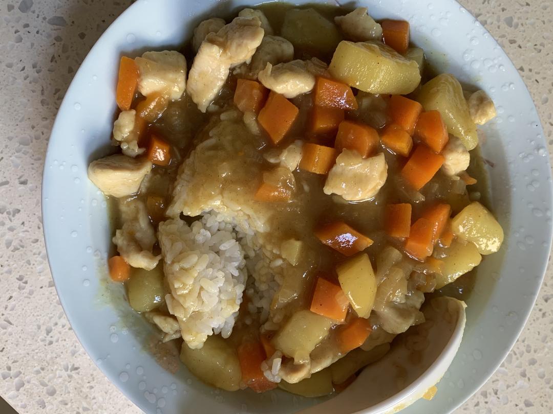 好吃的鸡肉咖喱饭