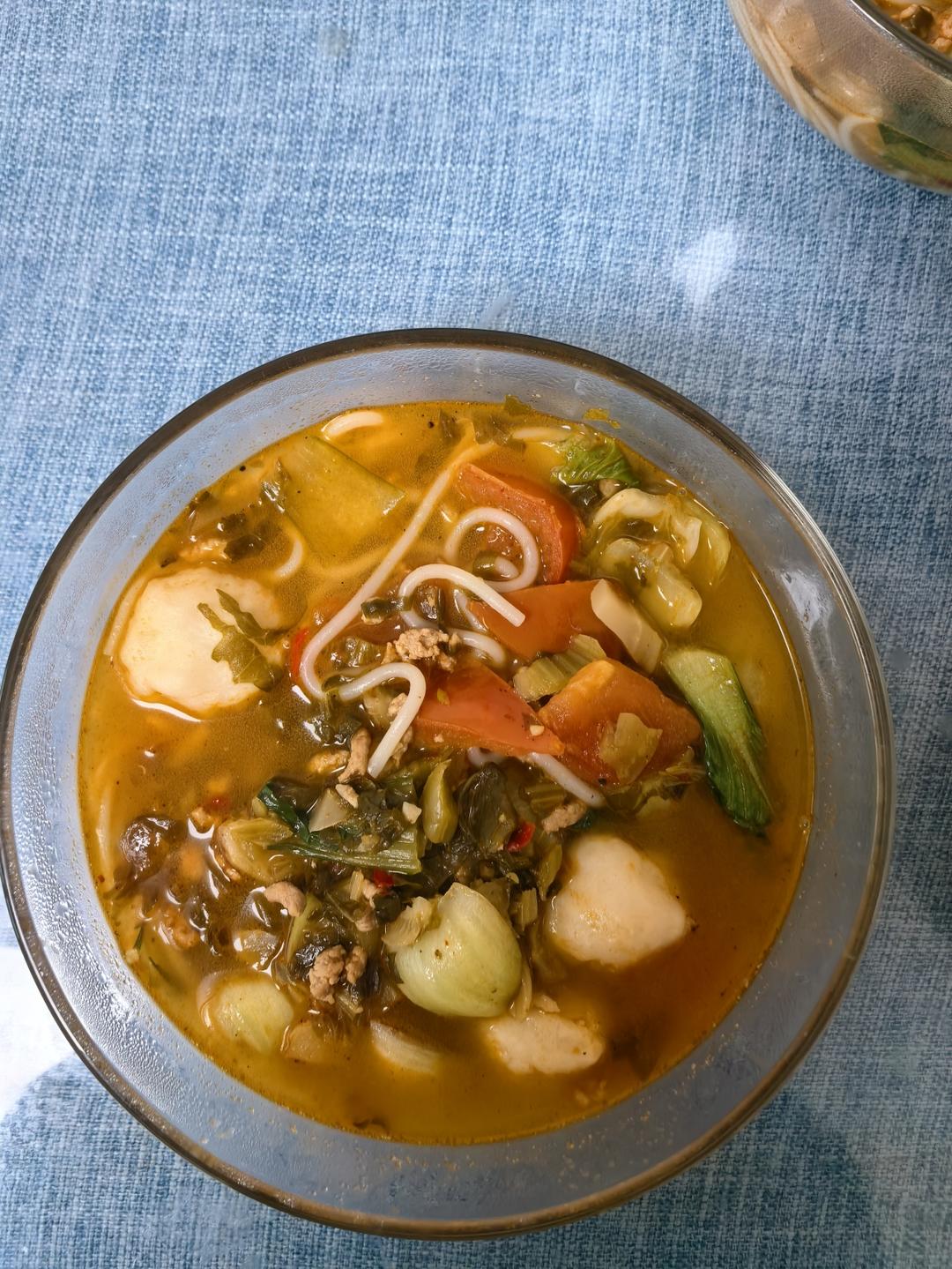 盒马酸菜肉沫米粉（3人份）