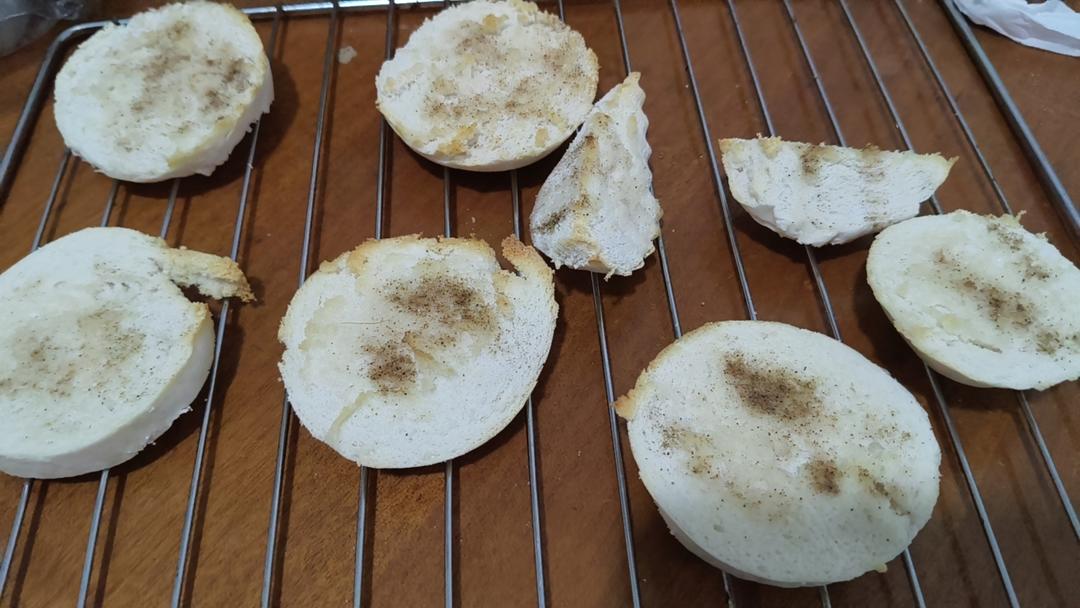 烤馒头片-烤箱和空气炸锅都可以~~娃爱吃的早餐