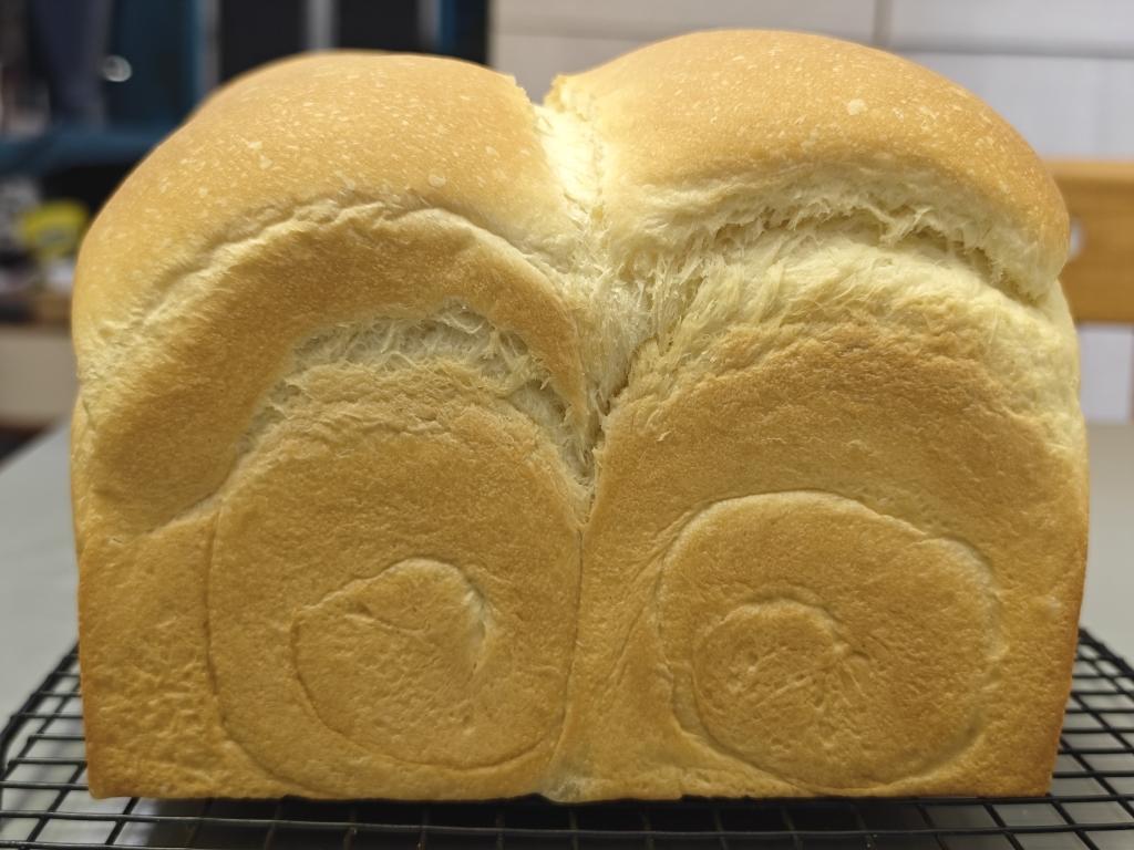 吴克己手撕炼乳吐司