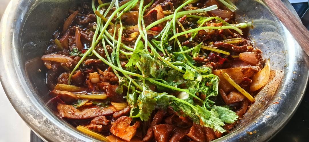 虾酸牛肉火锅