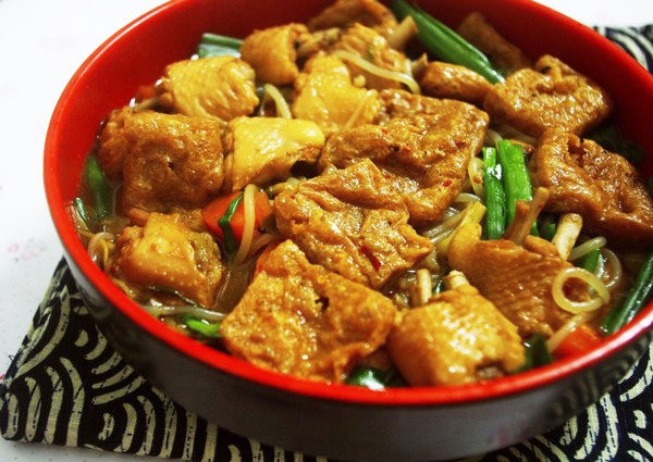 砂锅油豆腐鸡翅煲