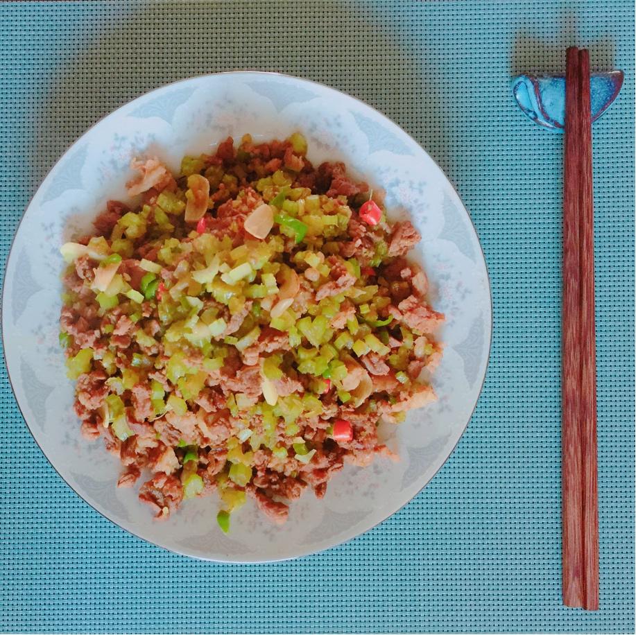 芹菜牛肉末「下饭神器」