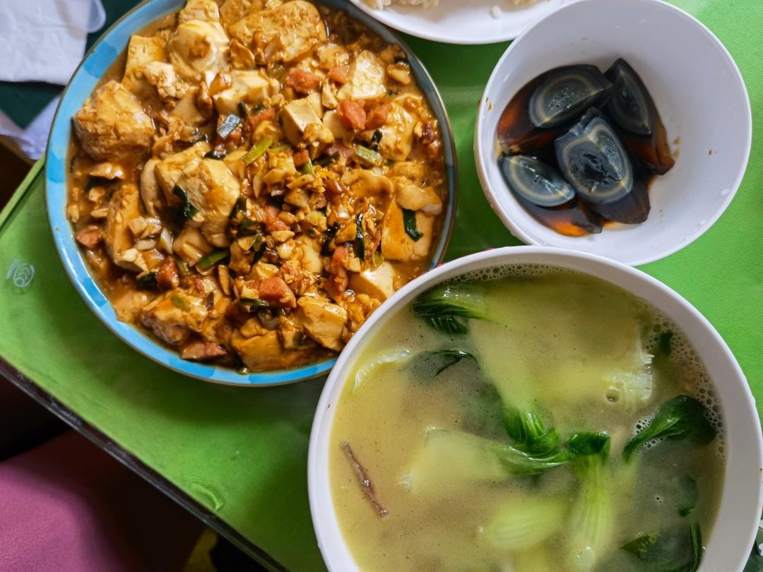 能消灭一锅米饭的红烧豆腐