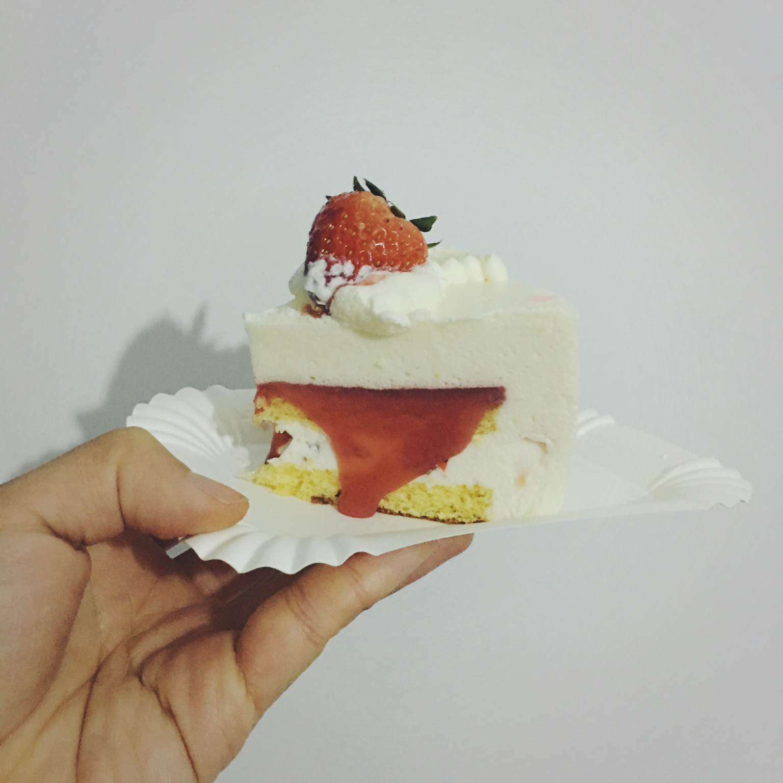 草莓流心生乳酪慕斯蛋糕