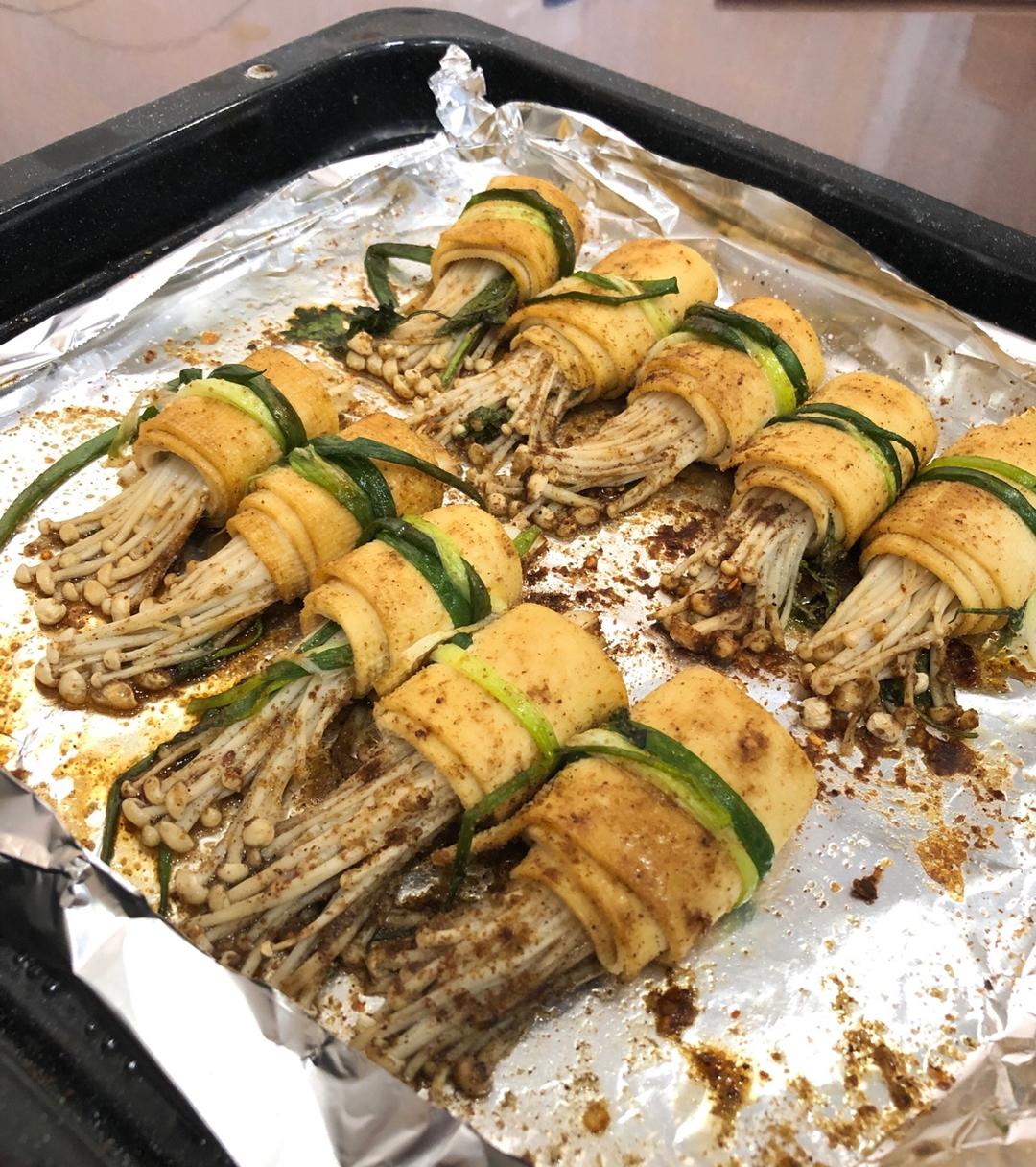 烤豆腐皮卷金针菇