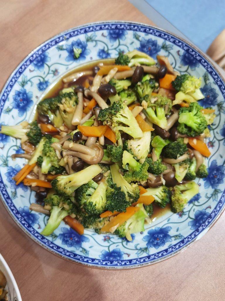 好吃好看‼️还刮油‼️的菌菇炒时蔬