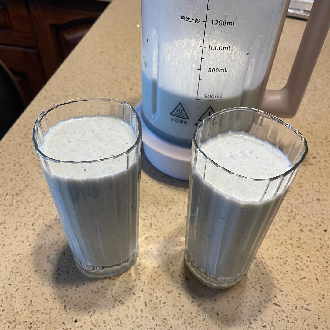 牛油果香蕉奶昔