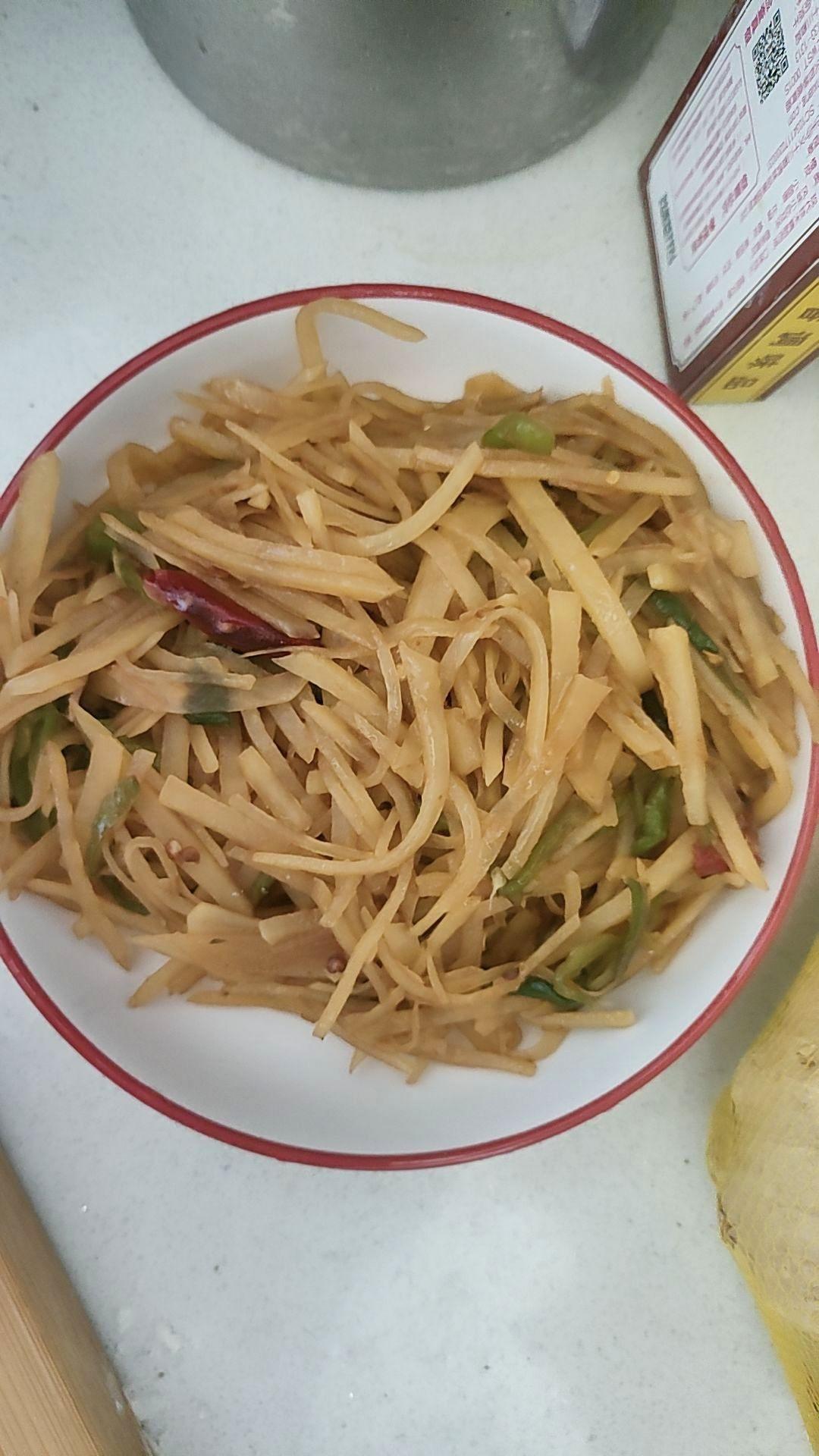 酸辣土豆丝的家常做法 超级下饭