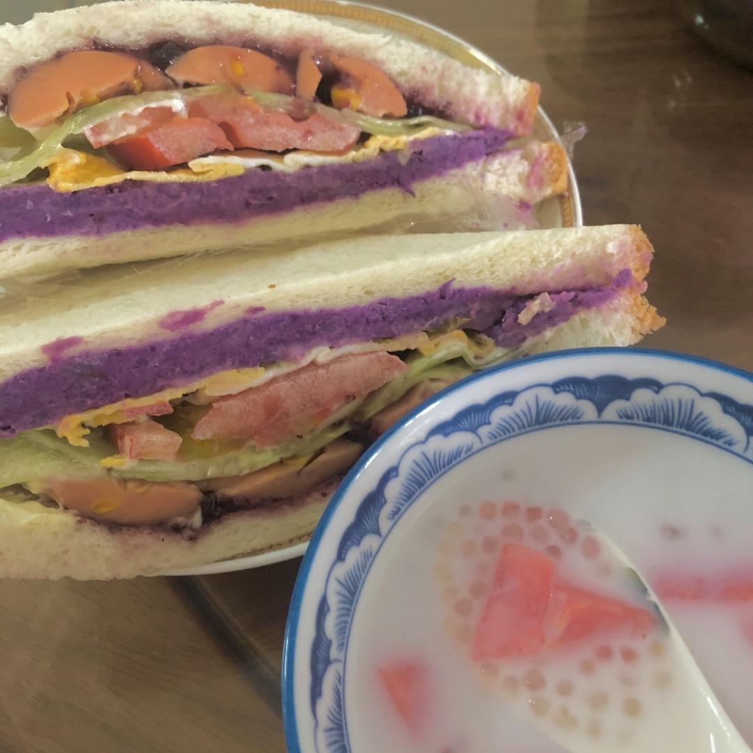 自制早餐三明治，色香味俱全