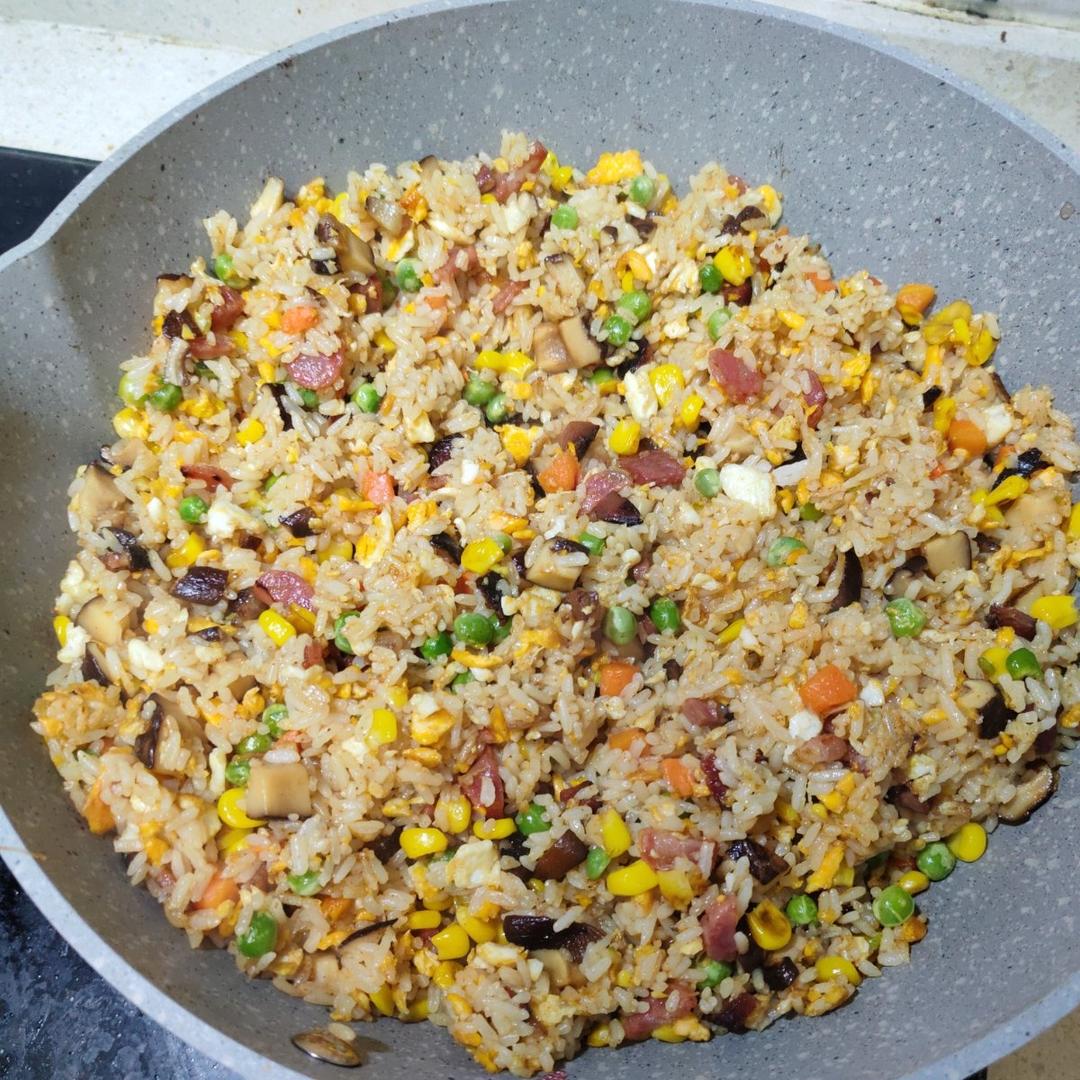 厨师长教你“蛋炒饭”如何做才好吃，答案都在这里面！
